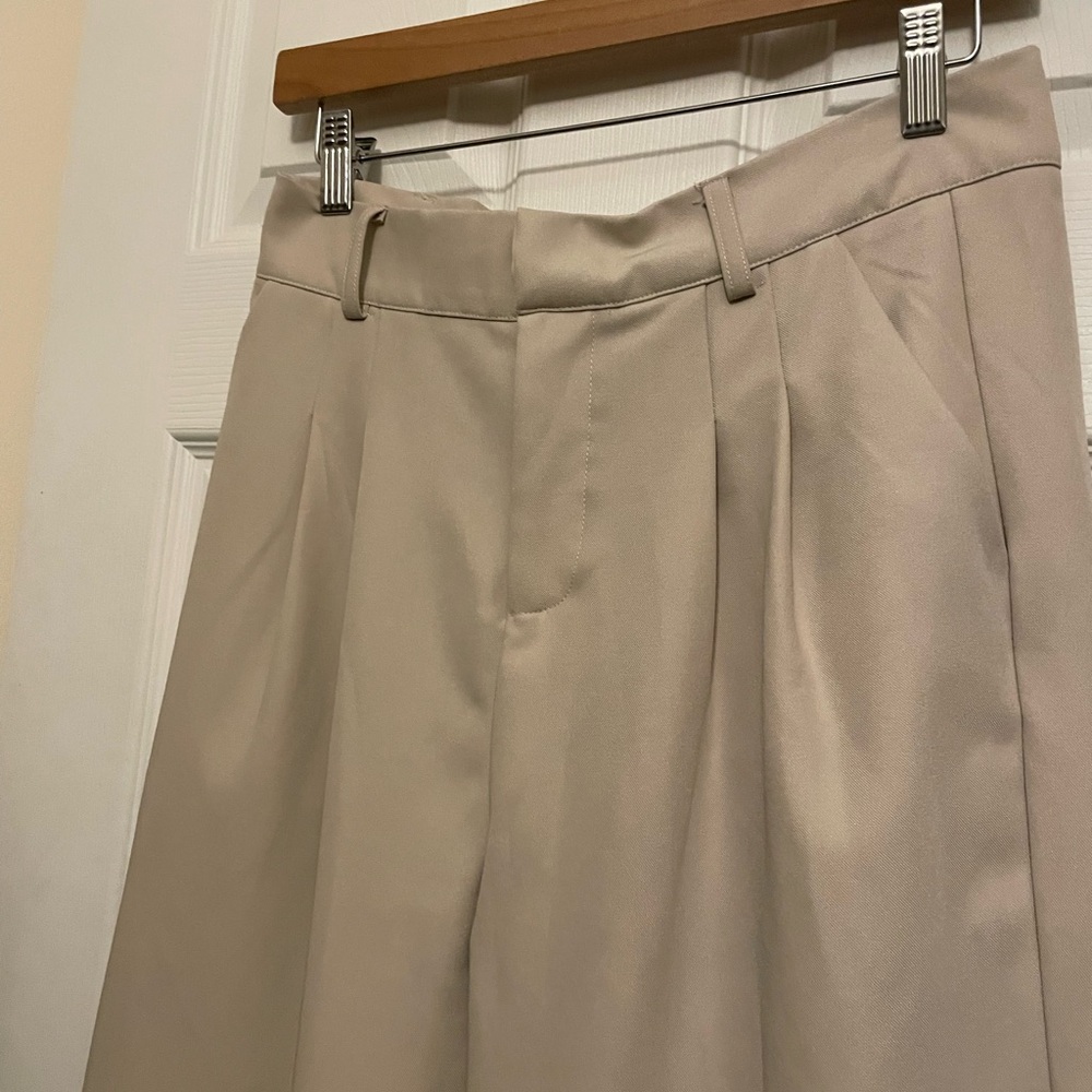 Wide-Leg Cream Dress Pants with Front Pleats - Picture 2 of 7